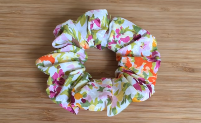 How to sew a scrunchy