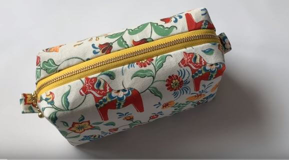 Free Tutorial – Sew a zipper box pouch